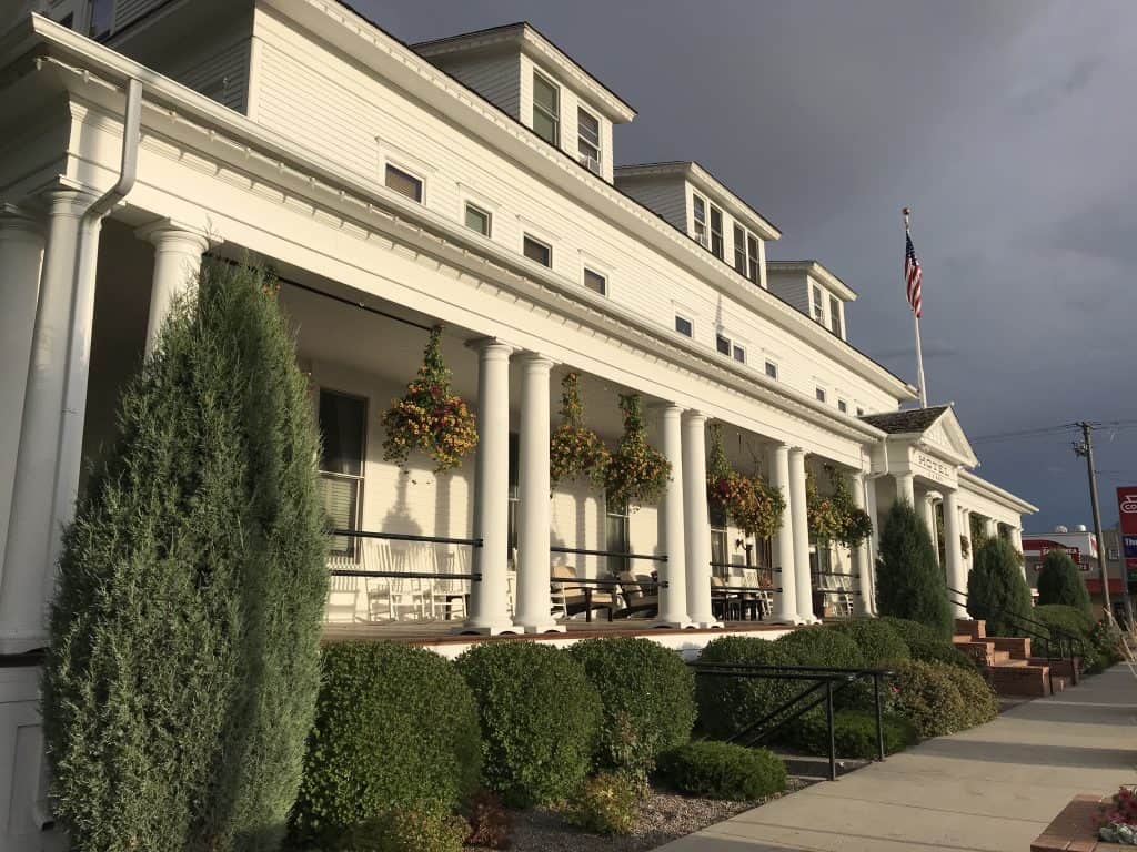 Sacajawea Hotel