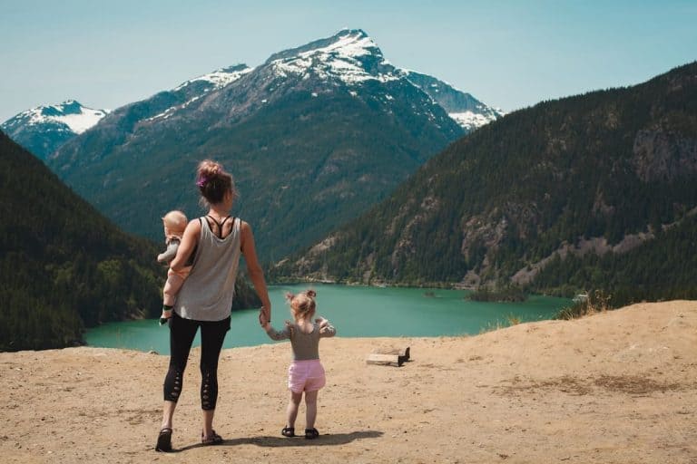 5 Tips on Moving with Your Family Abroad: A How-To Guide